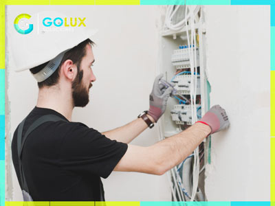 Instalación de tacos de electricidad